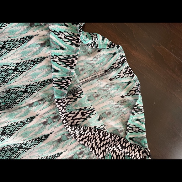 Flowing Cold Shoulder Top - Picture 8 of 8